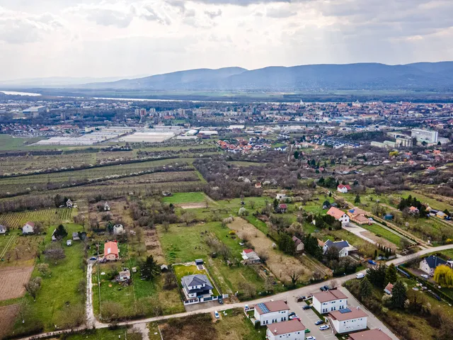 Eladó telek Vác 2617 nm