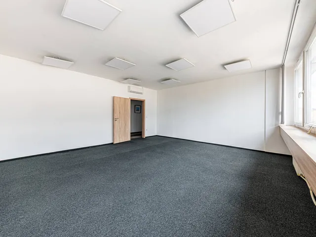 Kiadó kereskedelmi és ipari ingatlan Budapest XIII. kerület 50 nm