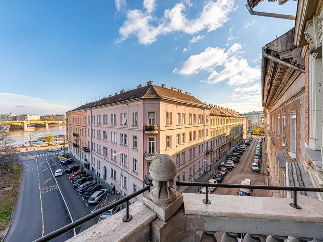 Eladó lakás Budapest II. kerület 98 nm