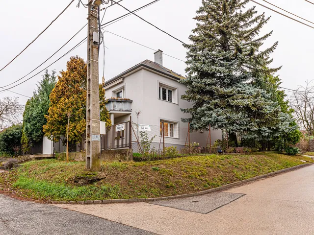 Eladó ház Budapest II. kerület 273 nm