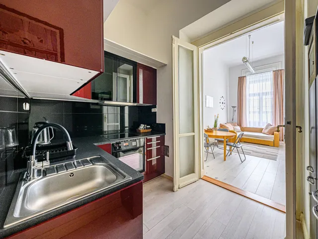 Eladó lakás Budapest VI. kerület 71 nm