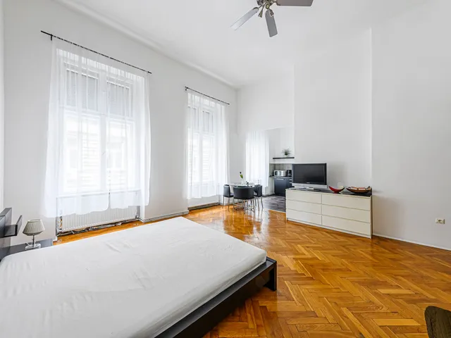 Eladó lakás Budapest VI. kerület 71 nm