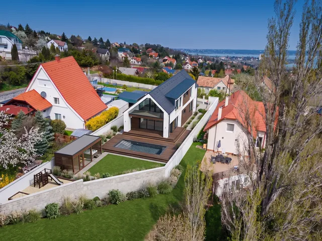 Eladó ház Balatonalmádi 265 nm