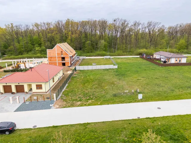 Eladó telek Sárvár 670 nm