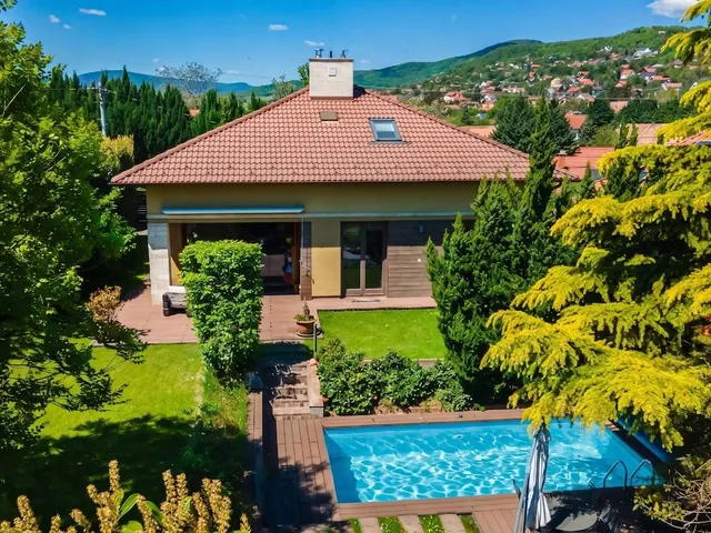 Eladó ház Pomáz 330 nm
