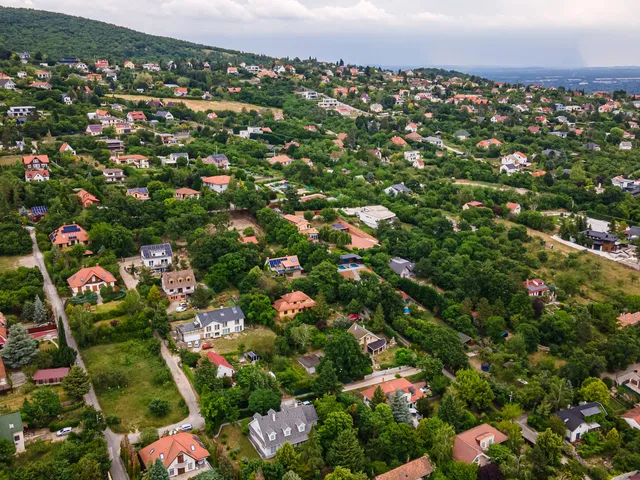 Eladó telek Szentendre 657 nm
