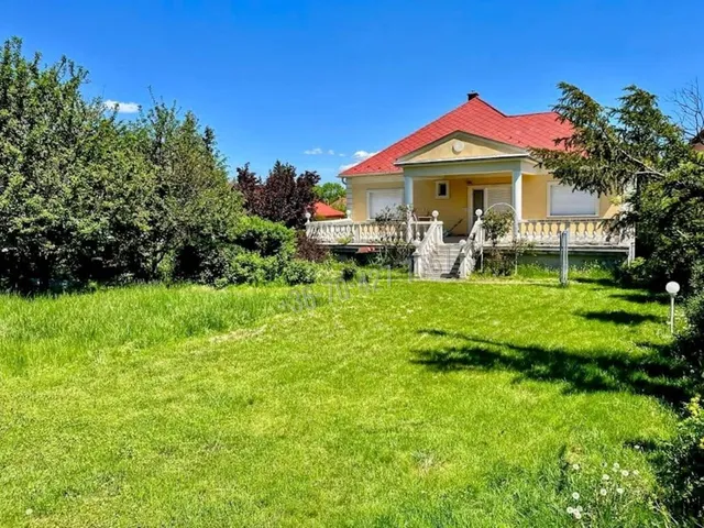 Eladó ház Eger, Hajdúhegy 270 nm