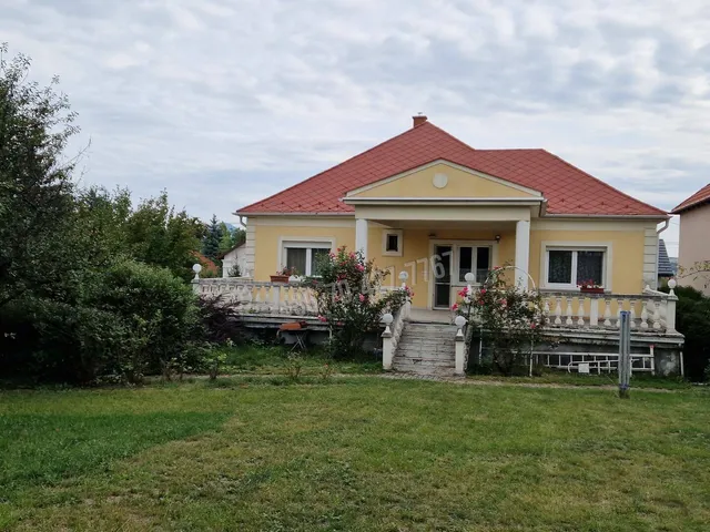 Eladó ház Eger, Hajdúhegy 270 nm