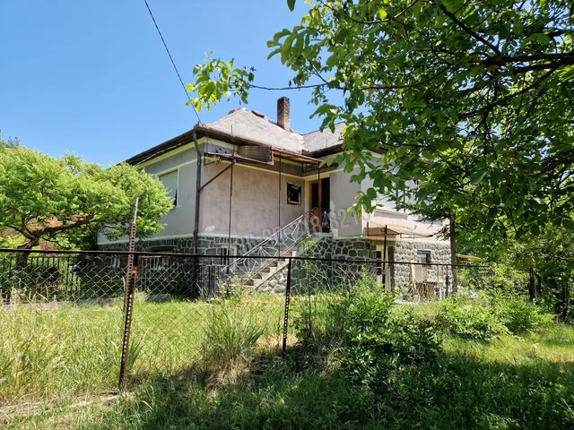 Eladó ház Balaton község 100 nm