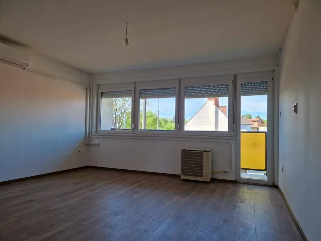 Eladó lakás Eger, Károlyváros 73 nm