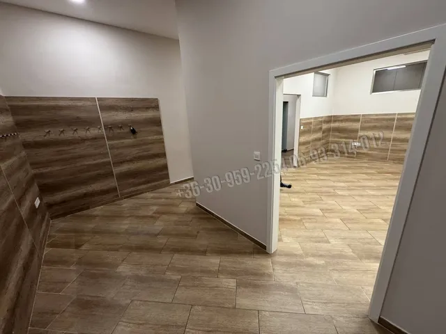 Kiadó kereskedelmi és ipari ingatlan Nagykanizsa, Belváros, Erzsébet tér 140 nm