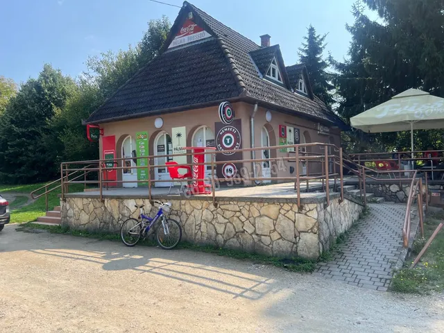 Eladó kereskedelmi és ipari ingatlan Inke, Pavilon sor 110 nm