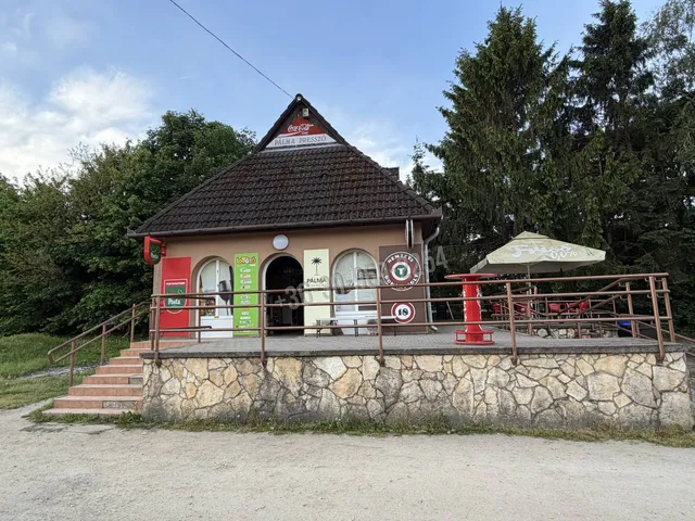 Eladó kereskedelmi és ipari ingatlan Inke, Pavilon sor 110 nm