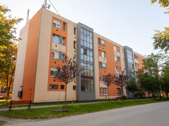 Eladó lakás Tököl, Pesti úti lakótelep 28 nm