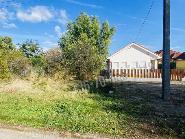 Eladó telek Sarud 1618 nm