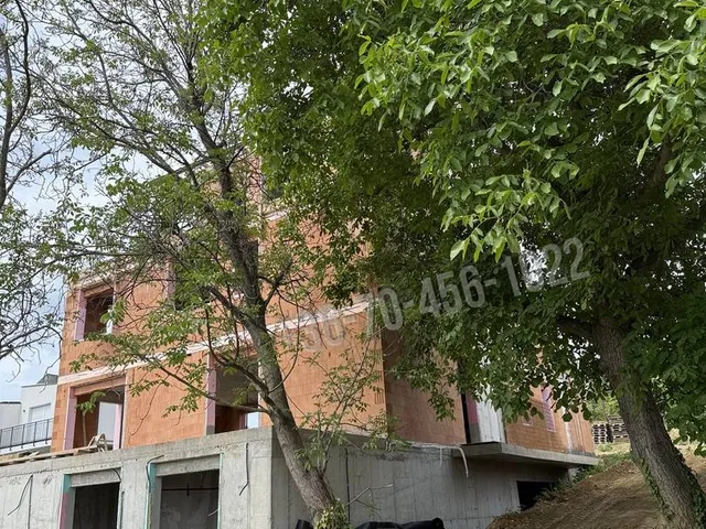 Eladó lakás Budapest XI. kerület, Hosszúrét 118 nm