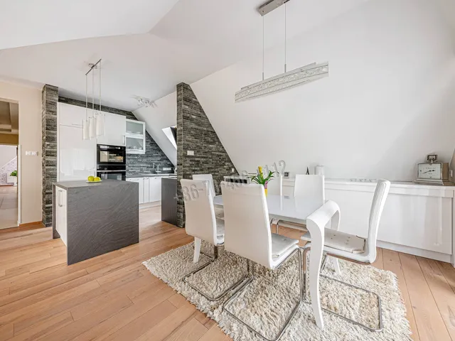 Eladó lakás Budapest XII. kerület, Magasút 173 nm