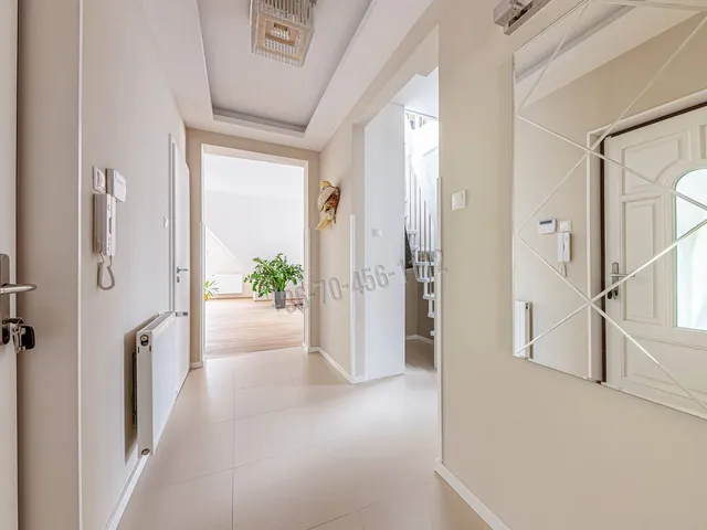 Eladó lakás Budapest XII. kerület, Magasút 173 nm