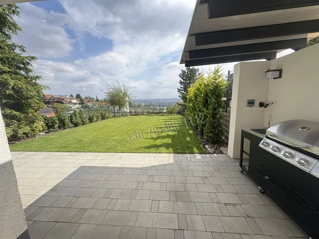 Eladó ház Budapest XII. kerület, Farkasvölgy 245 nm