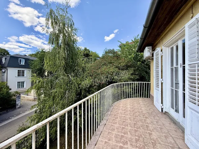 Eladó lakás Budapest I. kerület, Naphegy 216 nm