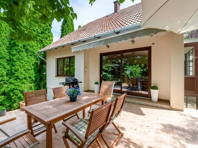 Eladó ház Budakeszi 240 nm