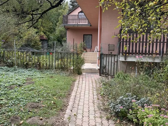 Eladó ház Budapest II. kerület 255 nm