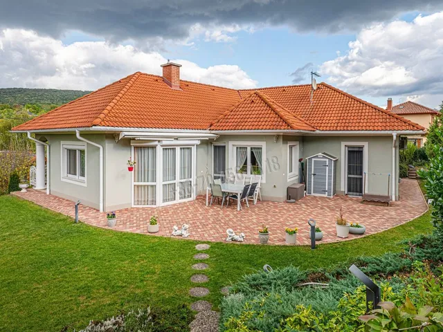 Eladó ház Telki 216 nm