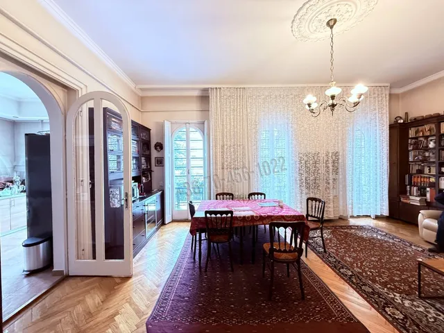 Eladó ház Budapest II. kerület, Pasarét 300 nm