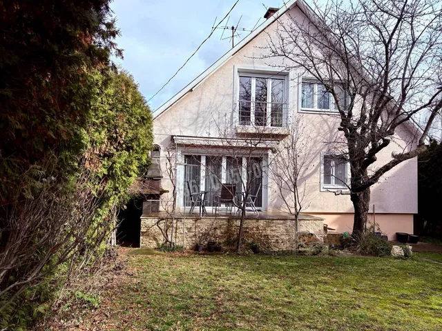 Kiadó ház Budapest XI. kerület, Sasad-Sashegy XI. ker. 300 nm