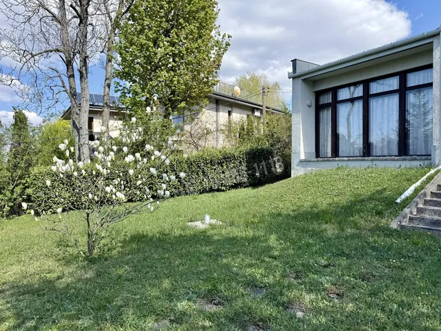 Eladó ház Budapest XII. kerület, Budakeszierdő 200 nm