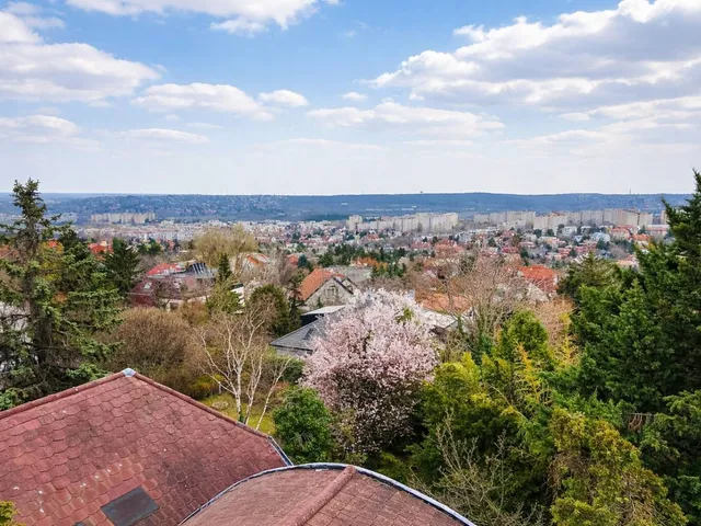 Eladó ház Budapest XI. kerület, Sasad-Sashegy XI. ker. 414 nm