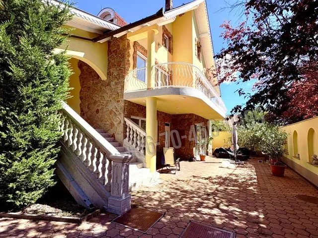 Kiadó lakás Budaörs, Kertváros 185 nm