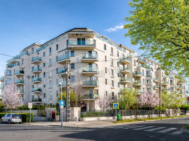 Eladó garázs Budapest XIV. kerület, Alsórákos 15 nm