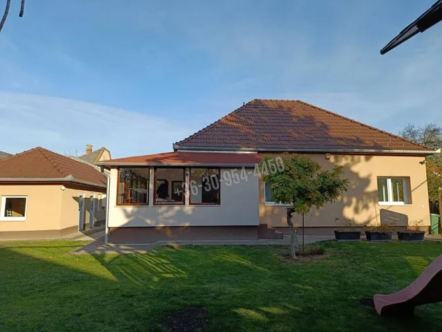 Kiadó ház Budapest XVI. kerület, Sashalom 100 nm