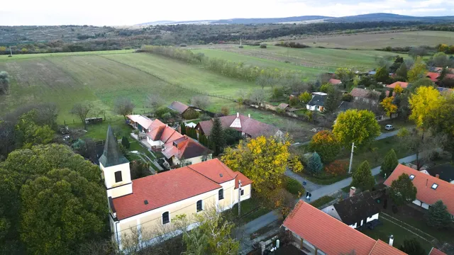 Eladó telek Bakonykúti 1287 nm