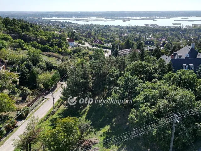 Eladó telek Velence, Bencehegy 1022 nm