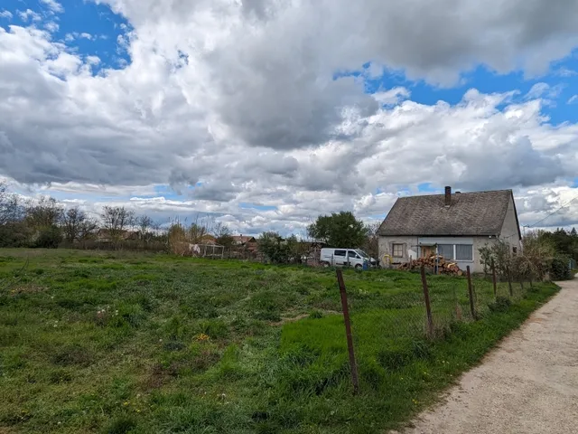 Eladó telek Pusztaszabolcs 1213 nm