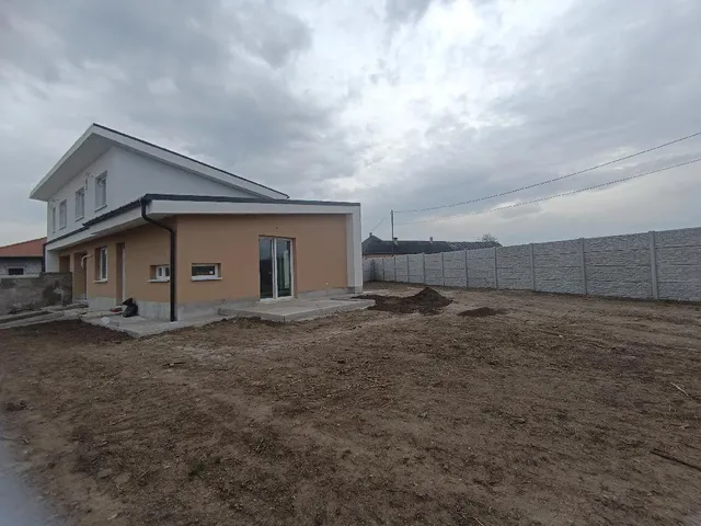 Eladó ház Seregélyes 97 nm