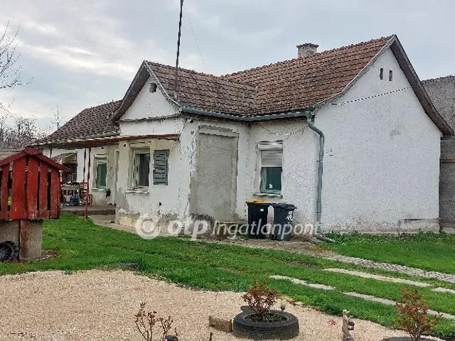 Eladó ház Pusztaszabolcs 72 nm