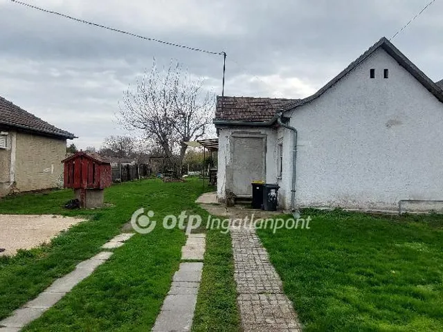 Eladó ház Pusztaszabolcs 72 nm