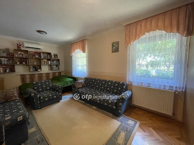 Eladó ház Besnyő 100 nm