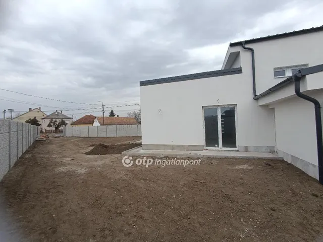 Eladó ház Seregélyes 97 nm