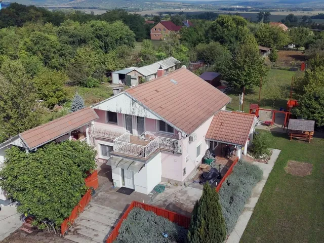 Eladó ház Zámoly 180 nm