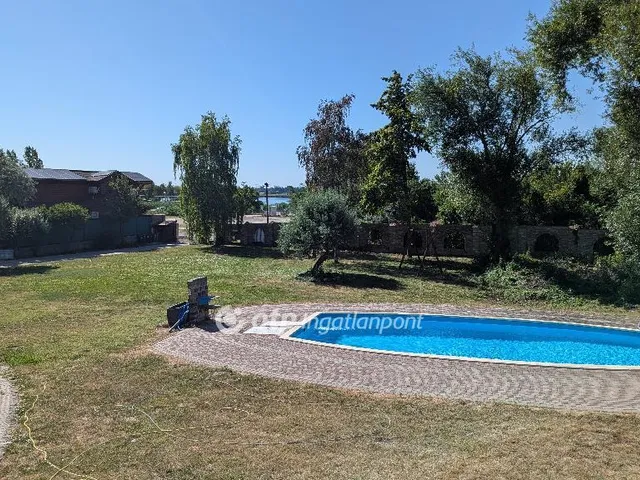 Eladó lakás Velence 68 nm