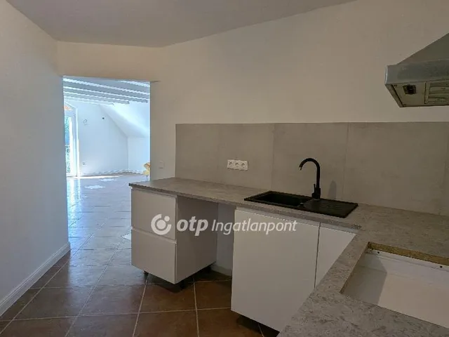 Eladó lakás Velence 68 nm