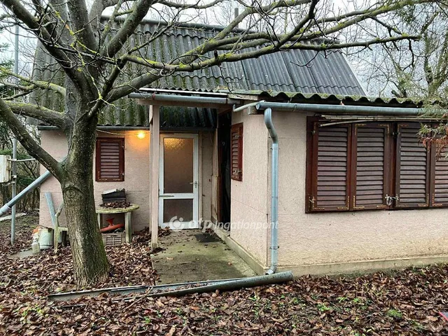 Eladó telek Vértesacsa 1400 nm