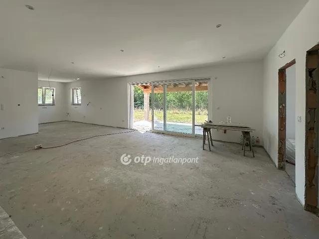 Eladó ház Besnyő 190 nm