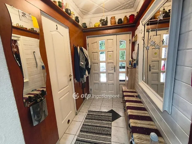 Eladó ház Besnyő 223 nm