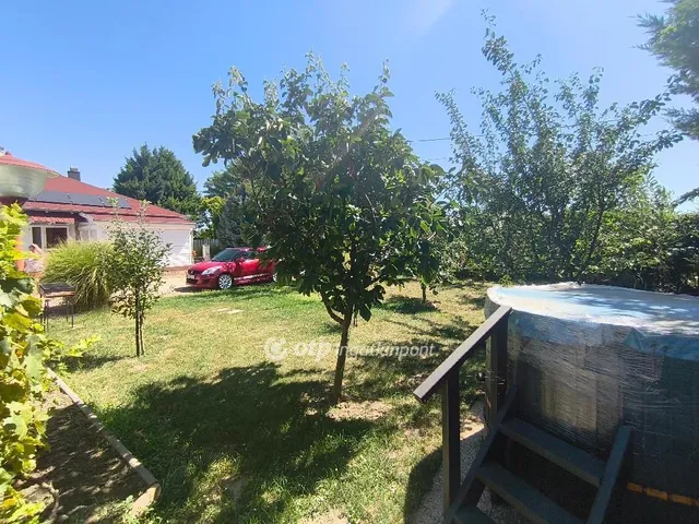 Eladó ház Besnyő 223 nm