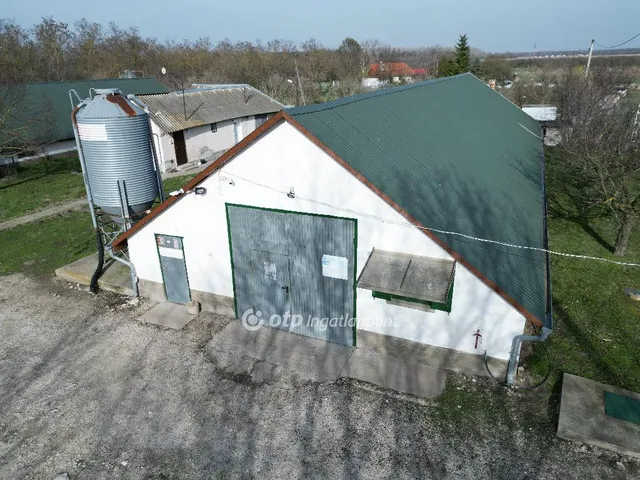 Eladó mezőgazdasági ingatlan Gárdony 4073 nm
